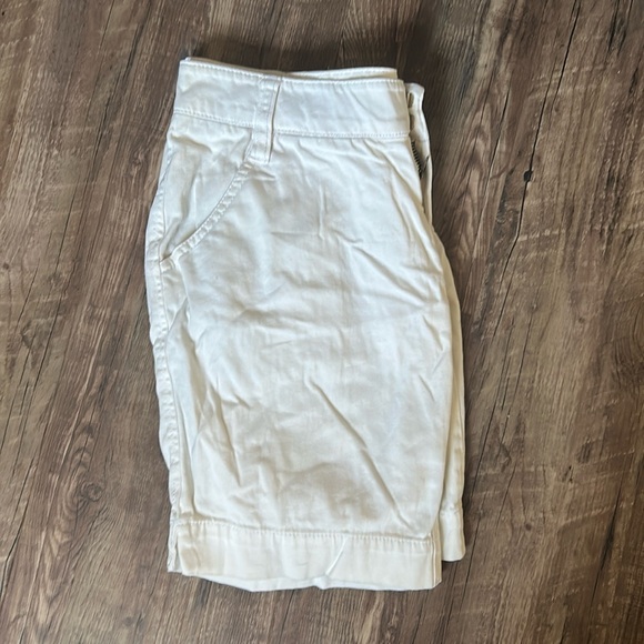 🪷 5/$10 🪷 white Shorts in great condition - Picture 3 of 4
